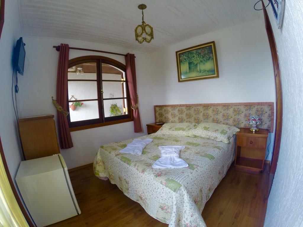 Pousada Das Rosas Campos do Jordao Ngoại thất bức ảnh